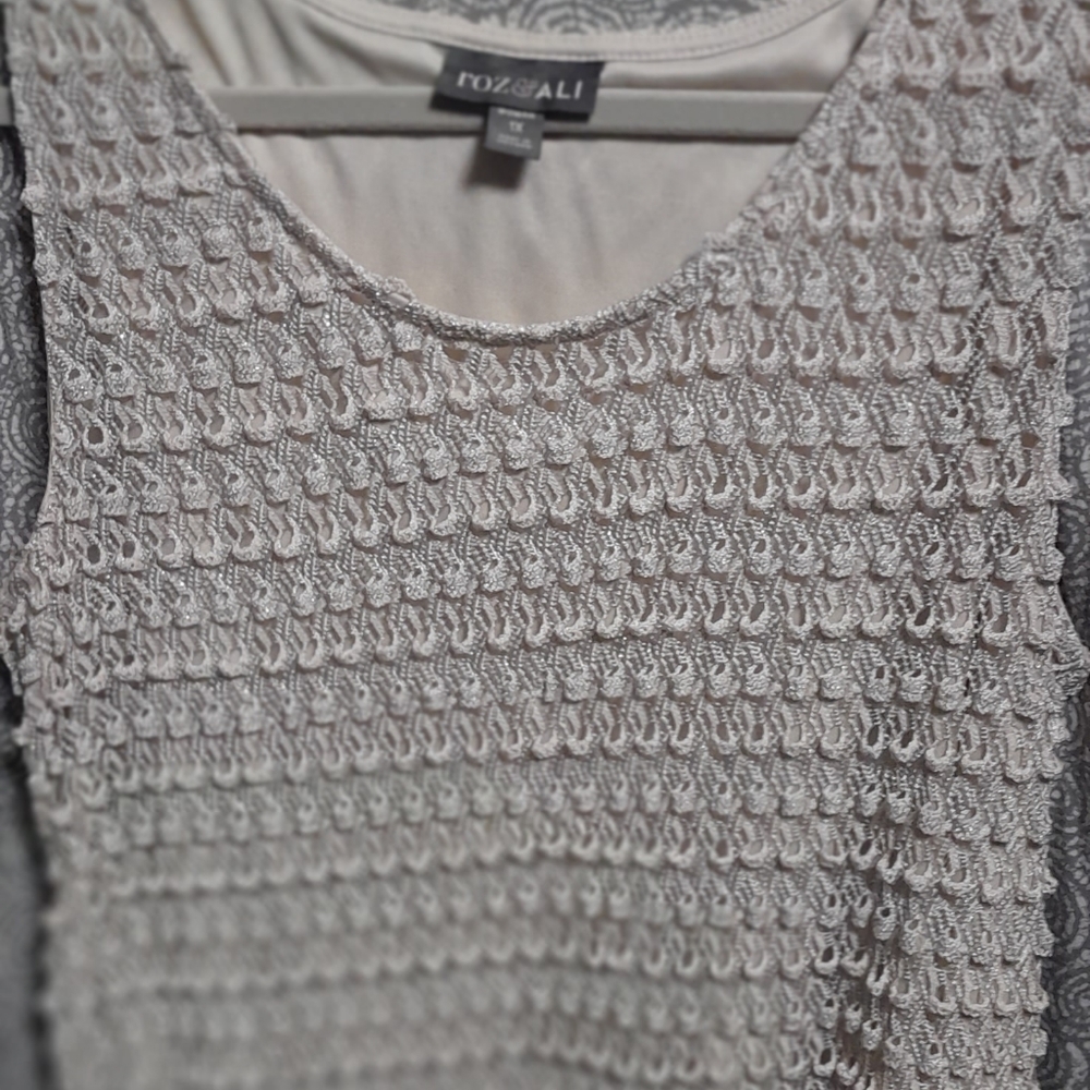 Roz&Ali ladies 1x crochet style sleevless pull over